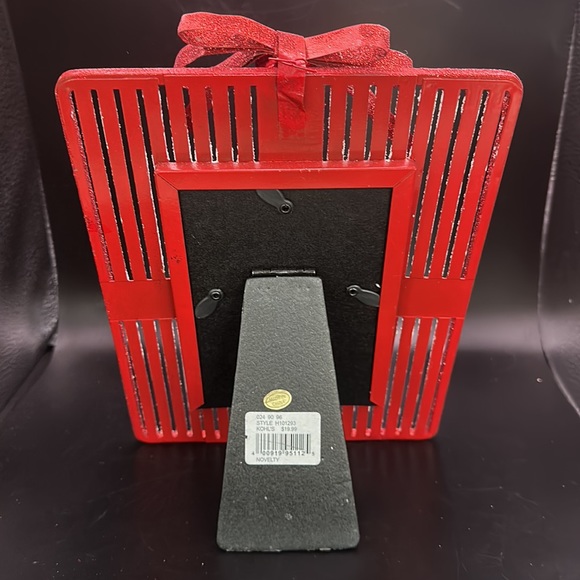 - Christmas Photos Frame, Metal , Red Glitter Fits 4X6” - Picture 2 of 4